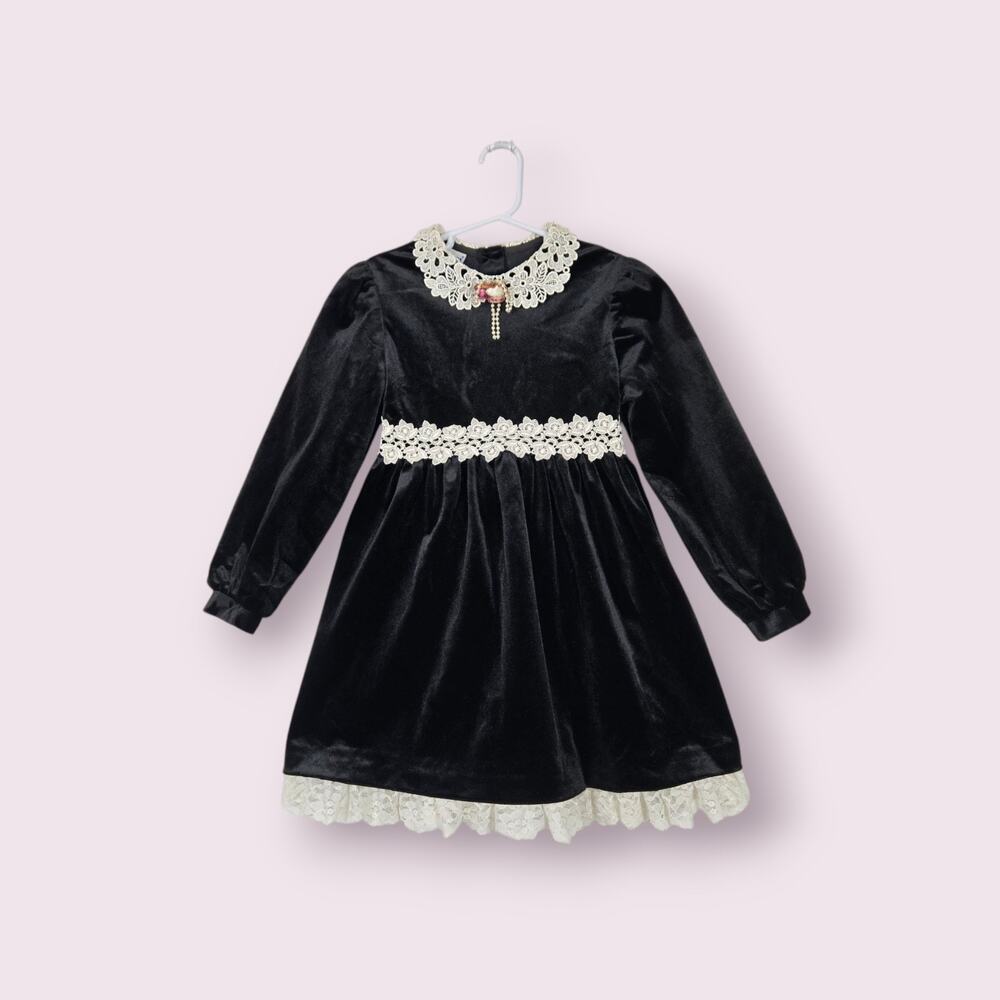 VTG Thomas Black Velvet Dress Girls sz 6 Crochet Lace Accents